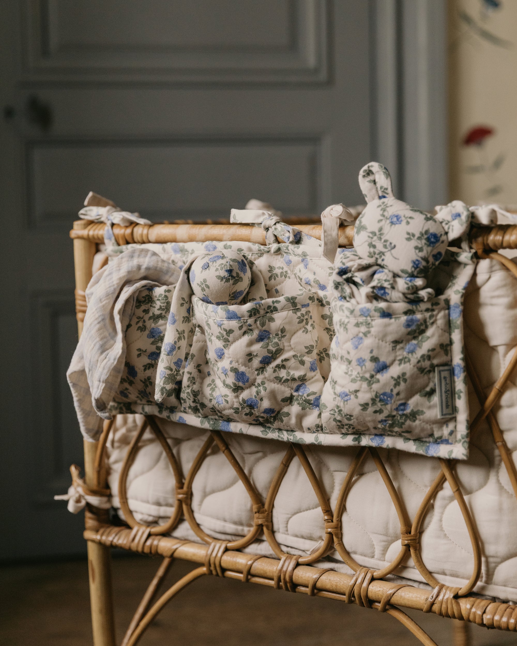 Satin Quilted Bed Pocket
