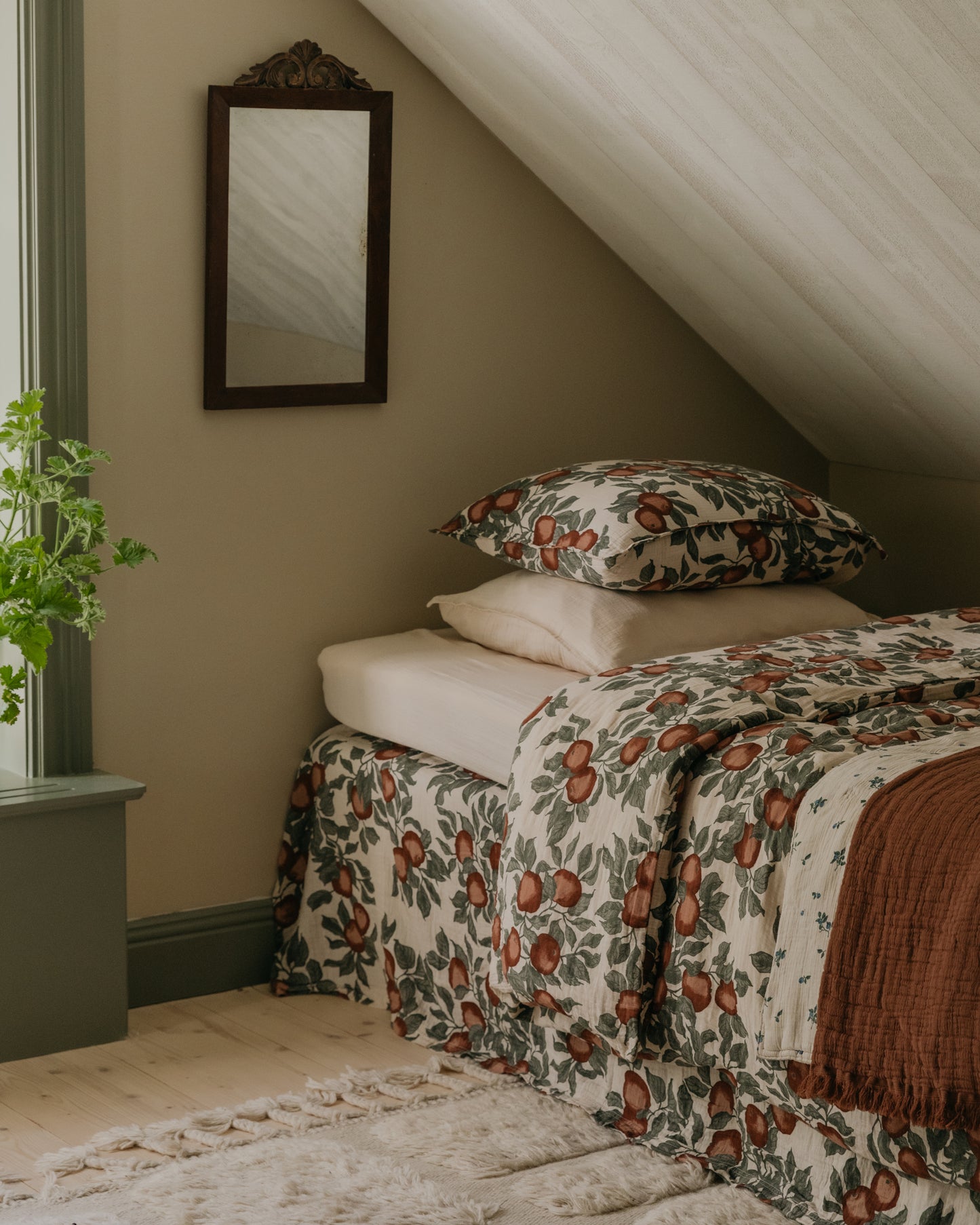 Muslin Bed Skirt