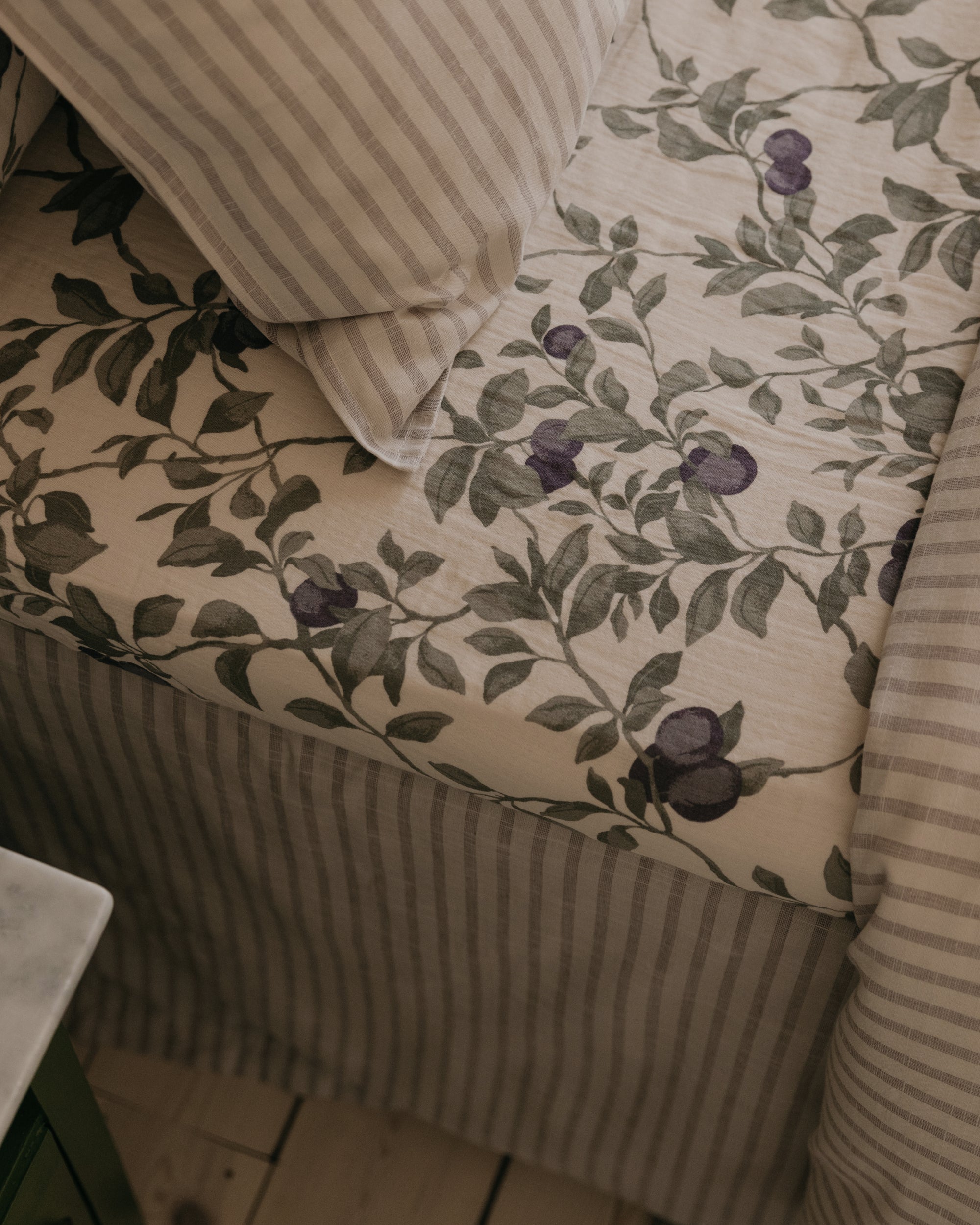  Image of Muslin Fitted Sheet Junior