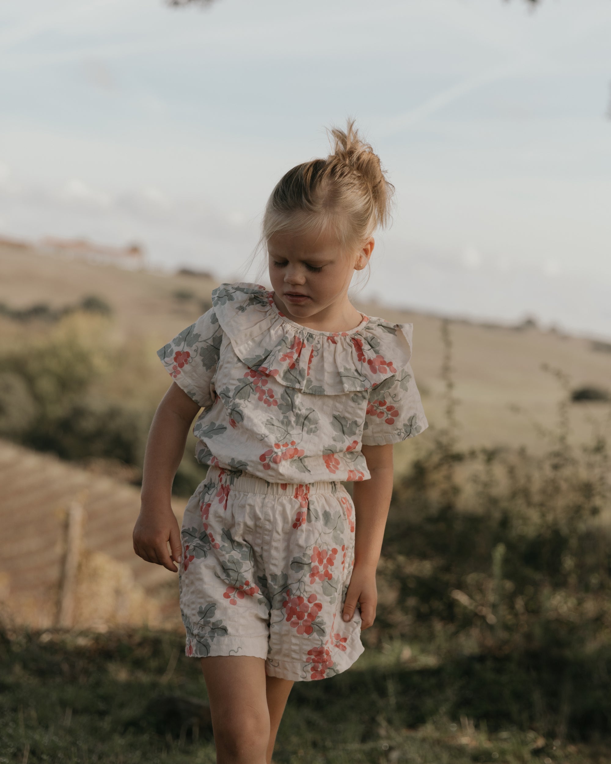  Image of Seersucker Collar Blouse