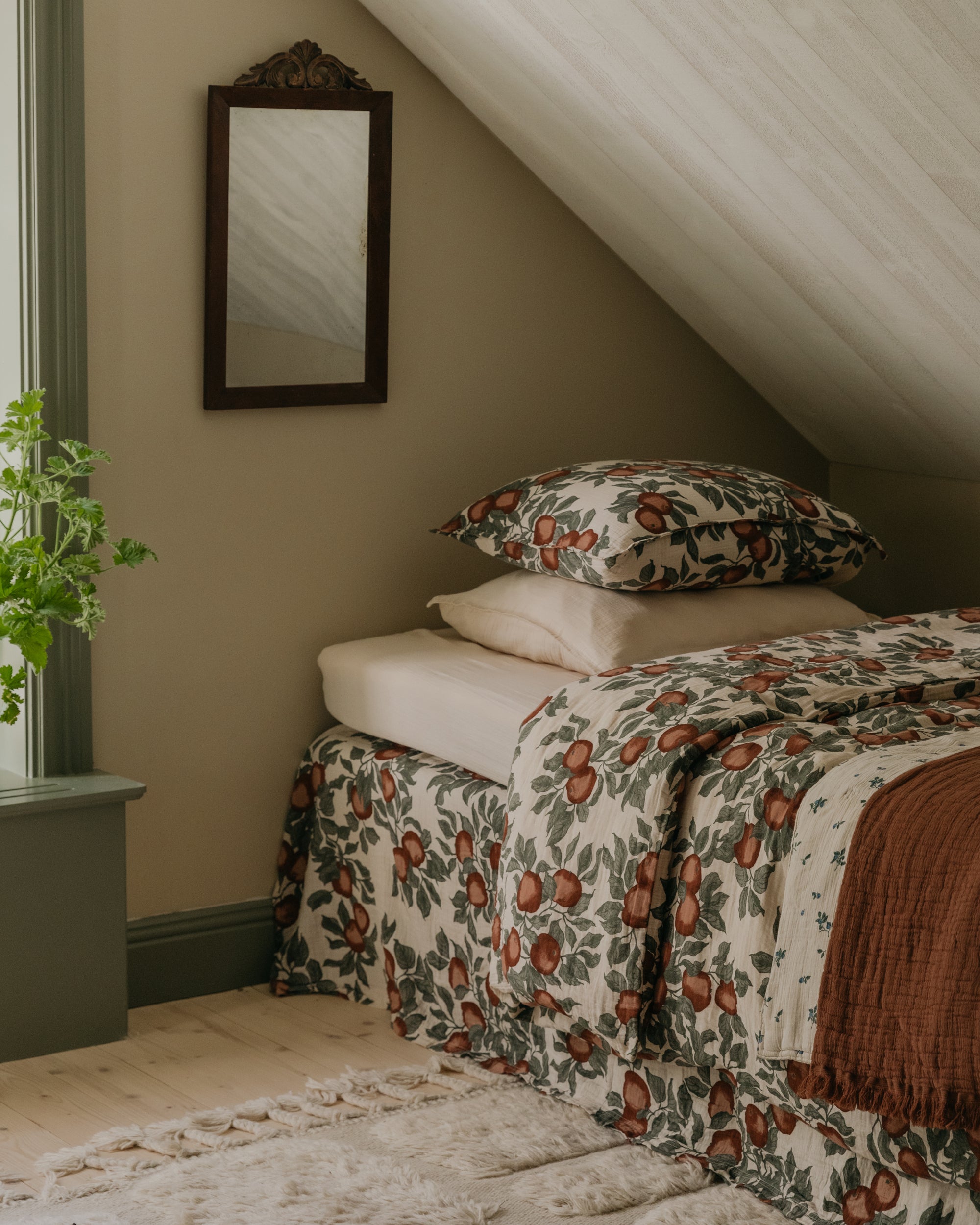  Image of Muslin Bed Skirt