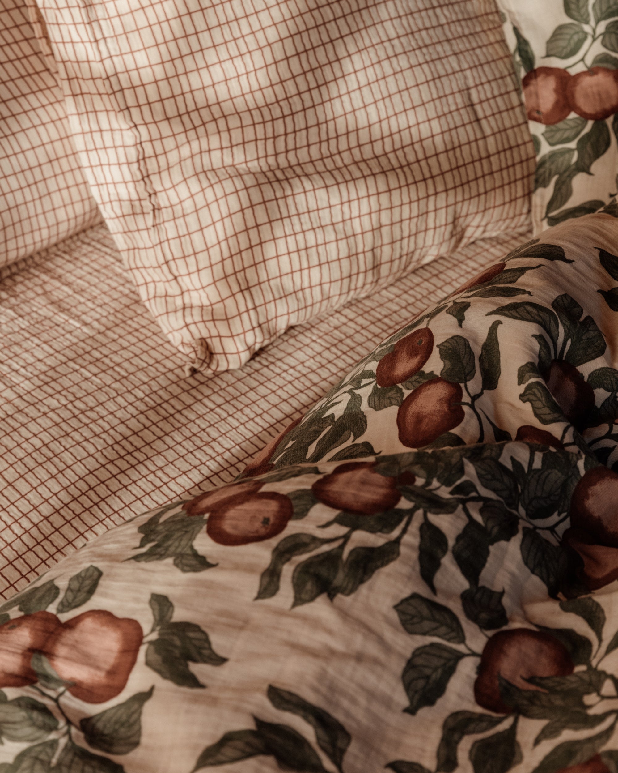 Image of Muslin Fitted Sheet Junior