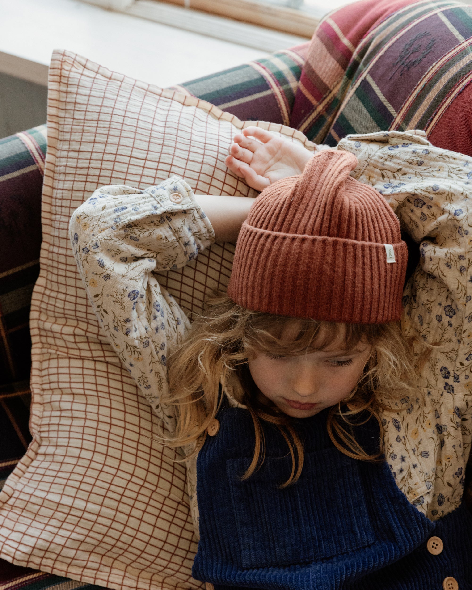  Image of Knitted Beanie