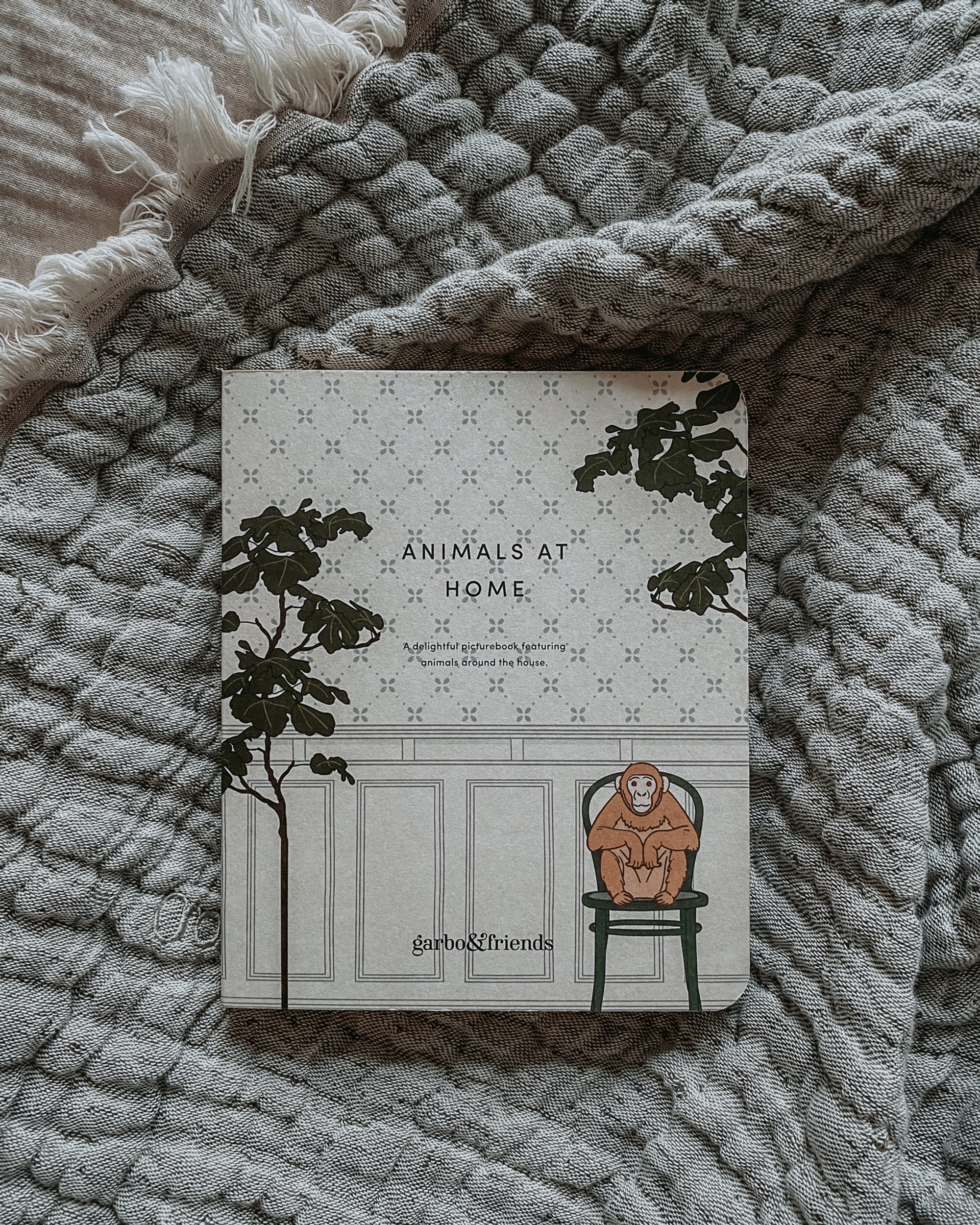 Picture Book Animals at home